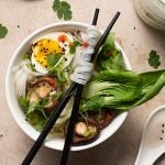 Sopa pho vietnamita (vegetariana)