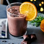 Milkshake proteico al cioccolato e arancia