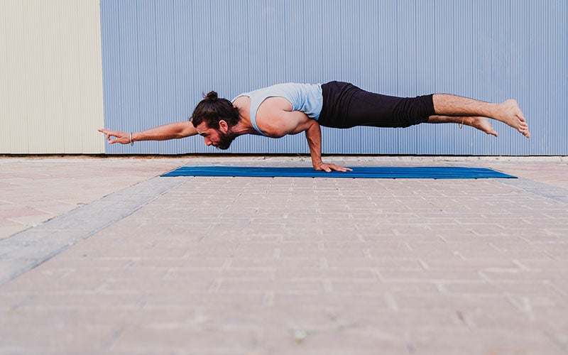 Découvre le power yoga pour + de force et d'endurance !