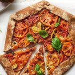 Deliciosa pizza de tomate vegana