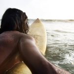 Envie d’apprendre à surfer ? Ces 11 conseils t’aideront à démarrer !