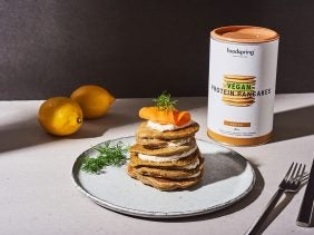 Herzhafte Protein Pancakes mit Karottenlachs