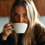 Energiekick vor dem Workout — wirkt Kaffee bei Frauen anders?