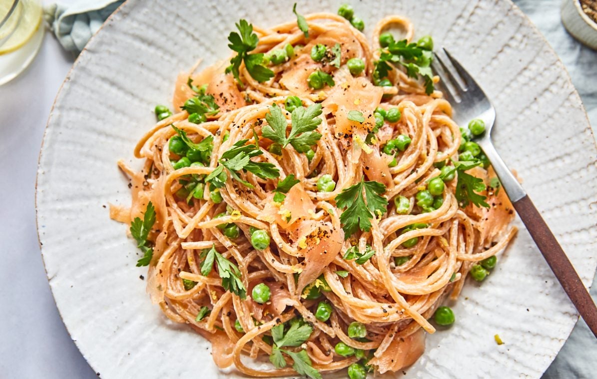 healthy creamy smoked salmon pasta with peas and cream cheese