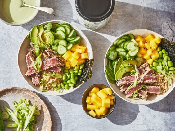 Poke Bowl Thon, Concombre, Avocat & Edamame - Les Secrets du Chef