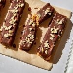 Barritas proteicas de chocolate con cacahuete