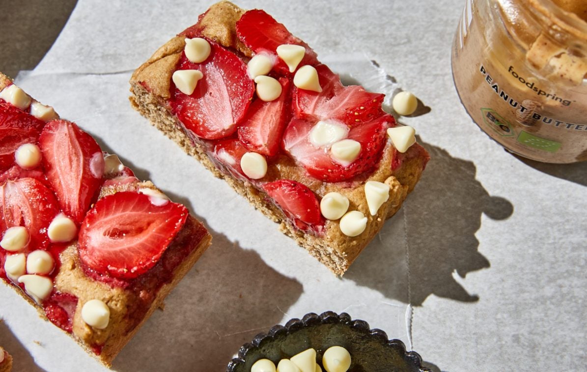 healthy strawberry blondies with white chocolate and peanut butter